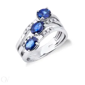 Anello in oro bianco 18k con diamanti e 3 zaffiri blu