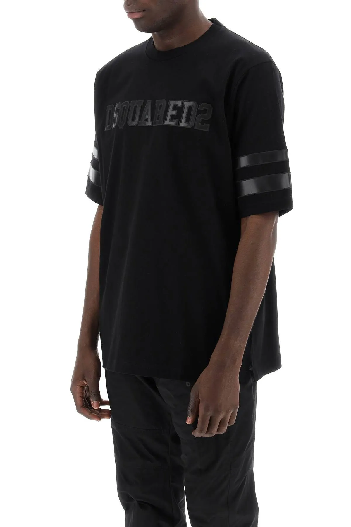 T-shirt con inserti in similpelle