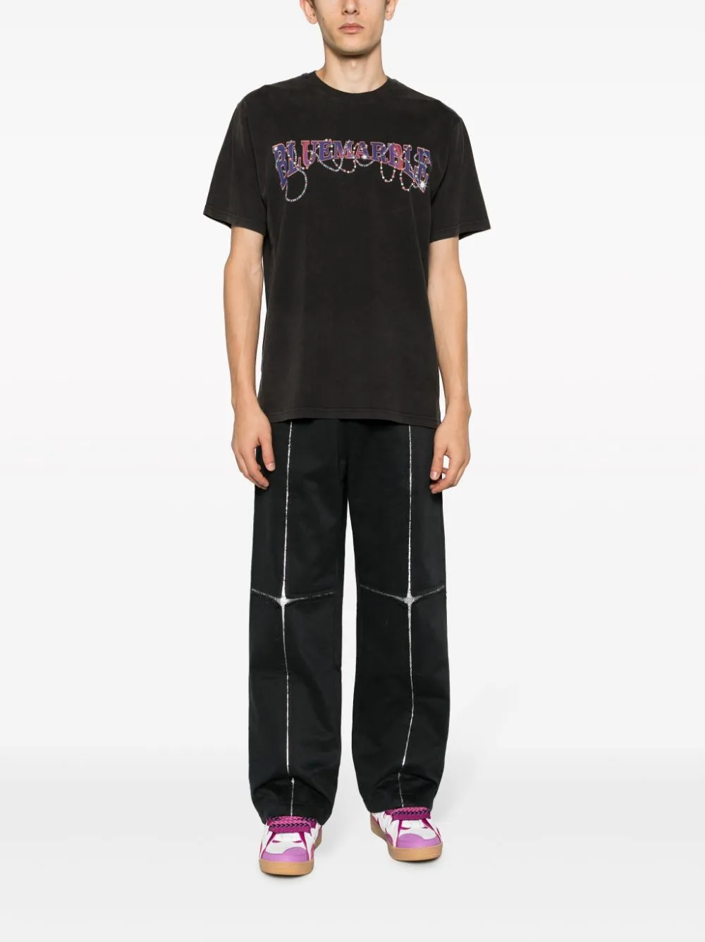 t-shirt nera con stampa